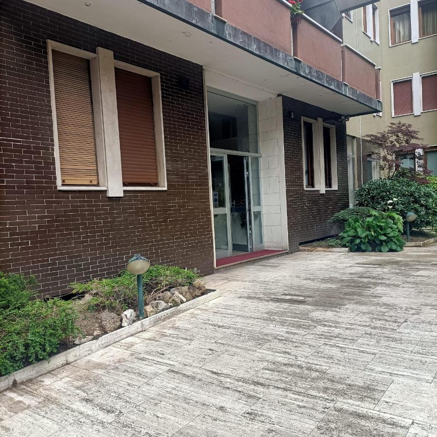Egadi House Apartment มิลาน ภายนอก รูปภาพ